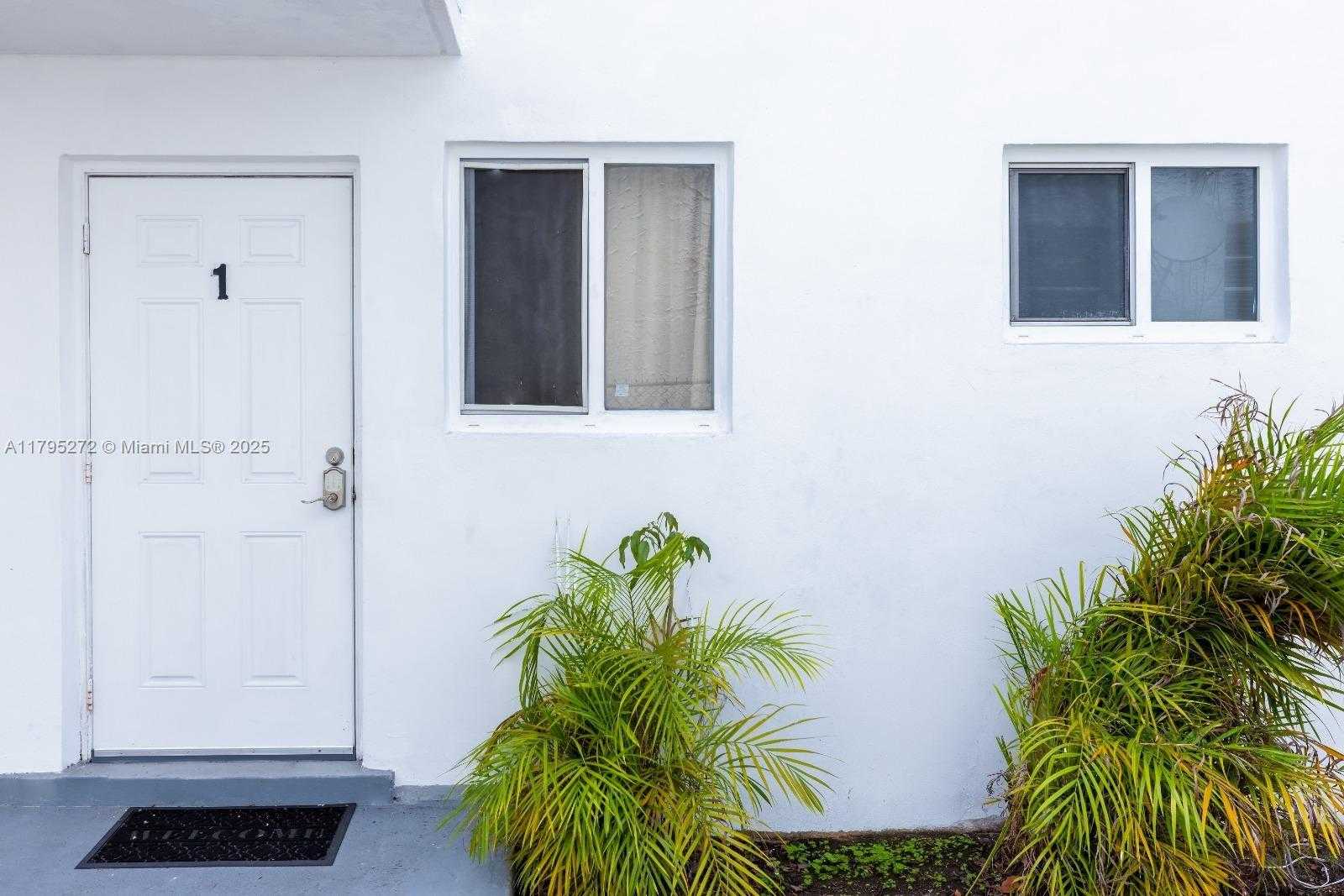 Small Image of 828 SOUTH WEST 2ND ST, Miami Number 2