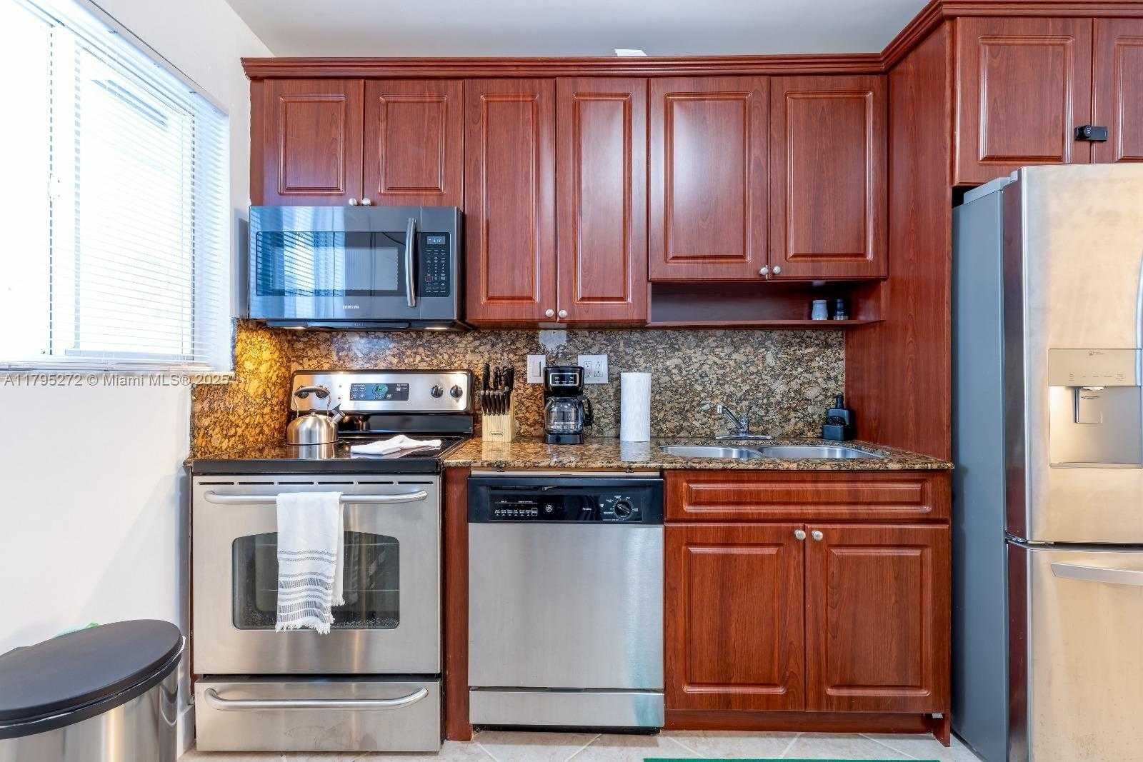 Small Image of 828 SOUTH WEST 2ND ST, Miami Number 20