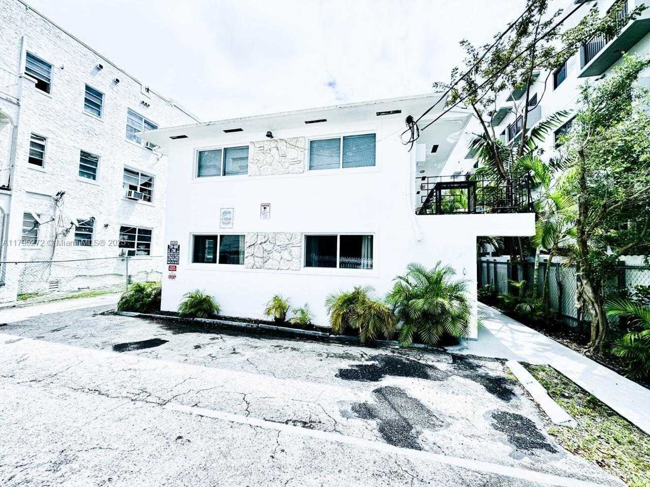 Small Image of 828 SOUTH WEST 2ND ST, Miami Number 4