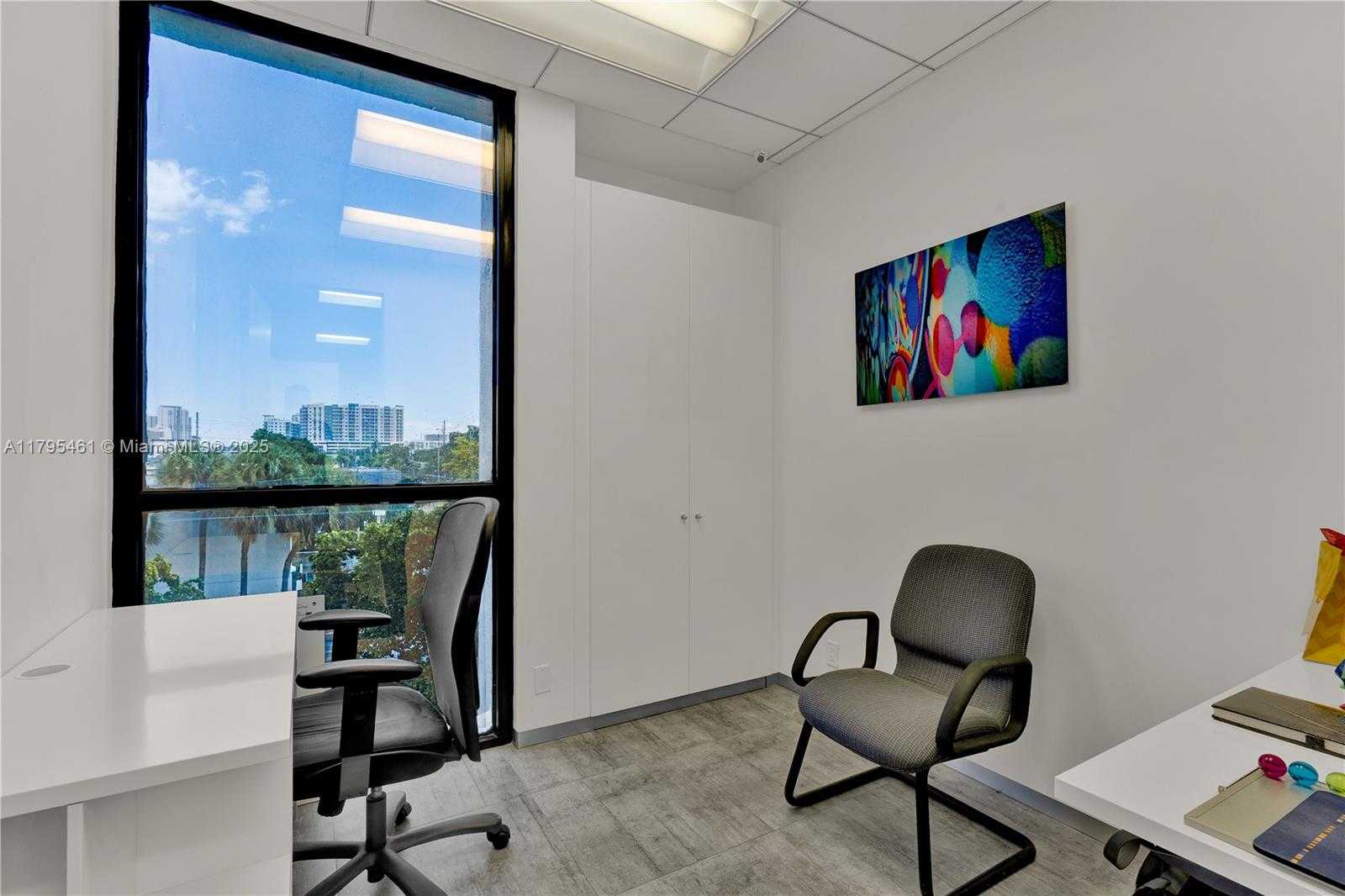 Small Image of 2450 HOLLYWOOD BLVD ##310, Hollywood Number 11