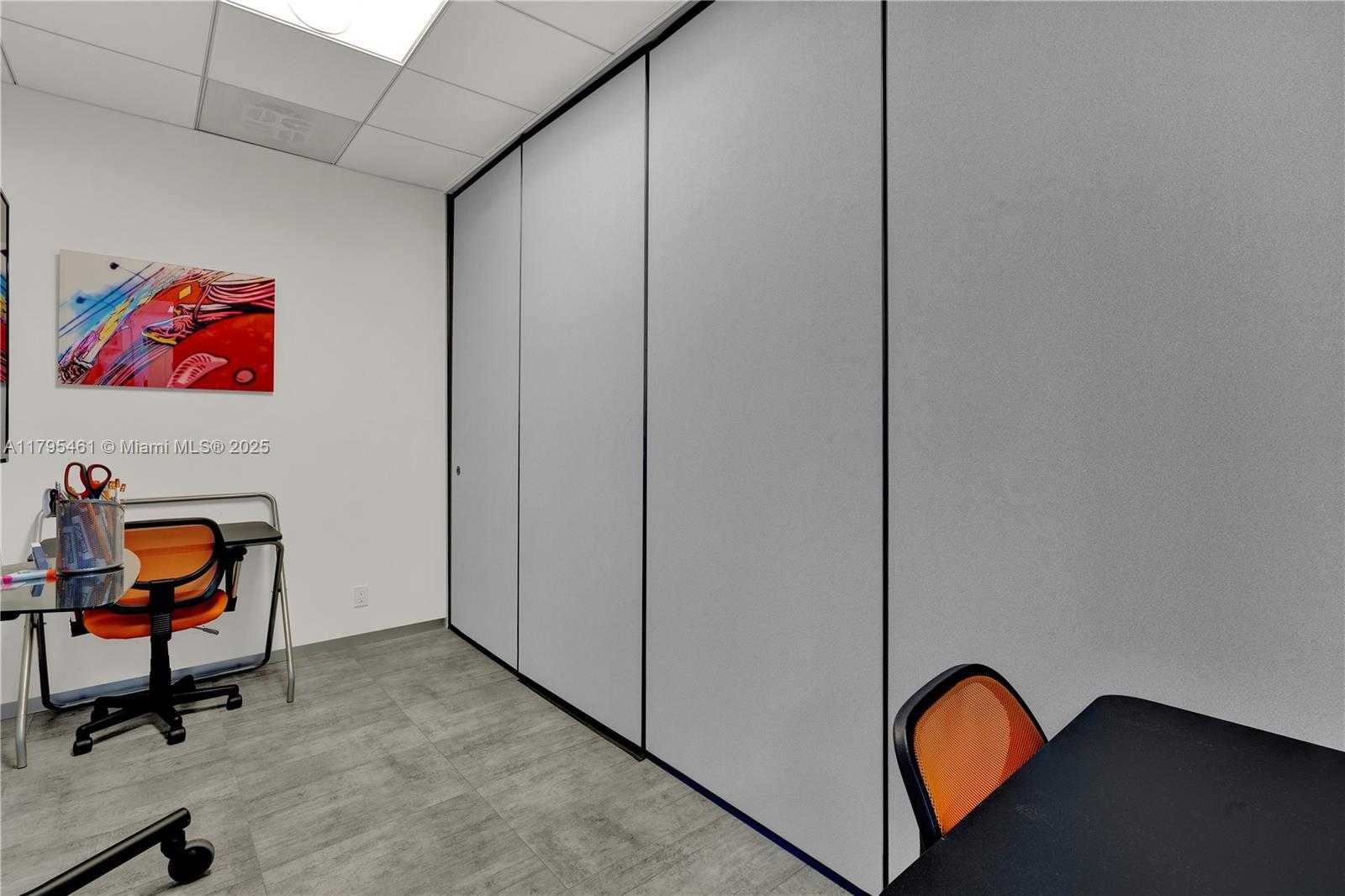 Small Image of 2450 HOLLYWOOD BLVD ##310, Hollywood Number 13