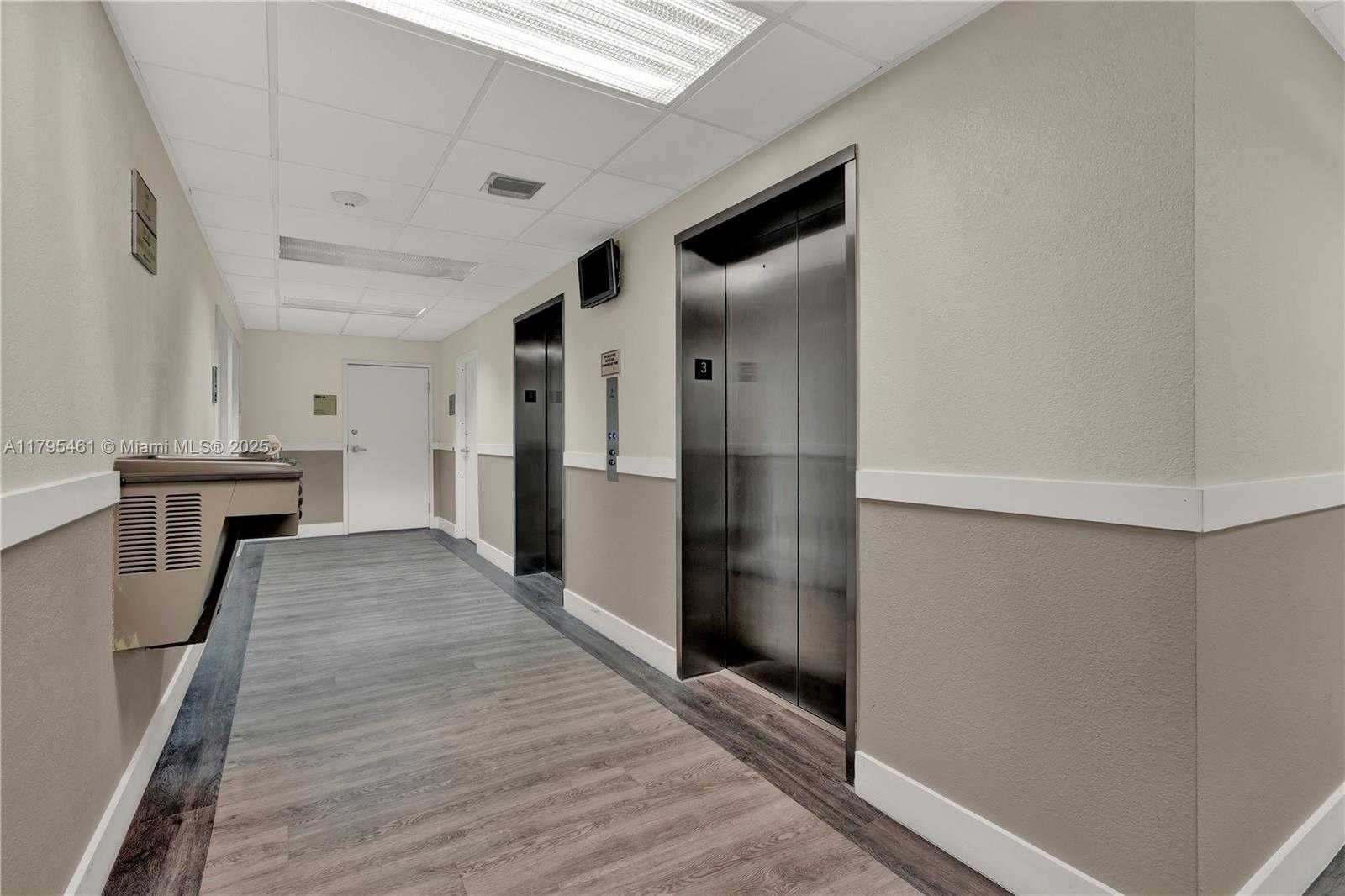 Small Image of 2450 HOLLYWOOD BLVD ##310, Hollywood Number 24