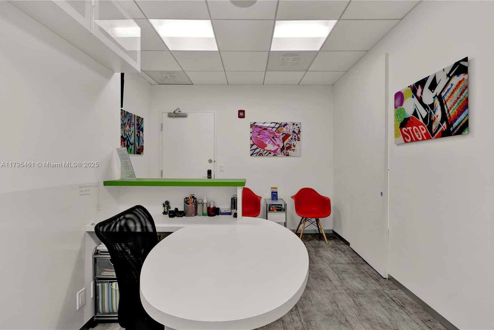 Small Image of 2450 HOLLYWOOD BLVD ##310, Hollywood Number 8