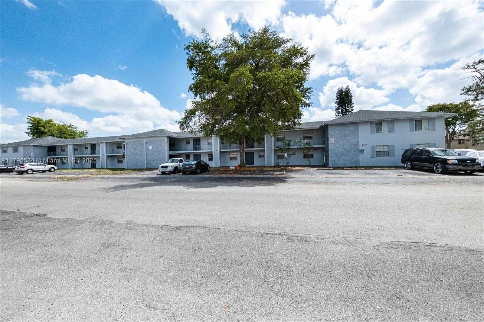 Small Image of 2221 NORTH WEST 58TH AVE, Lauderhill Number 4