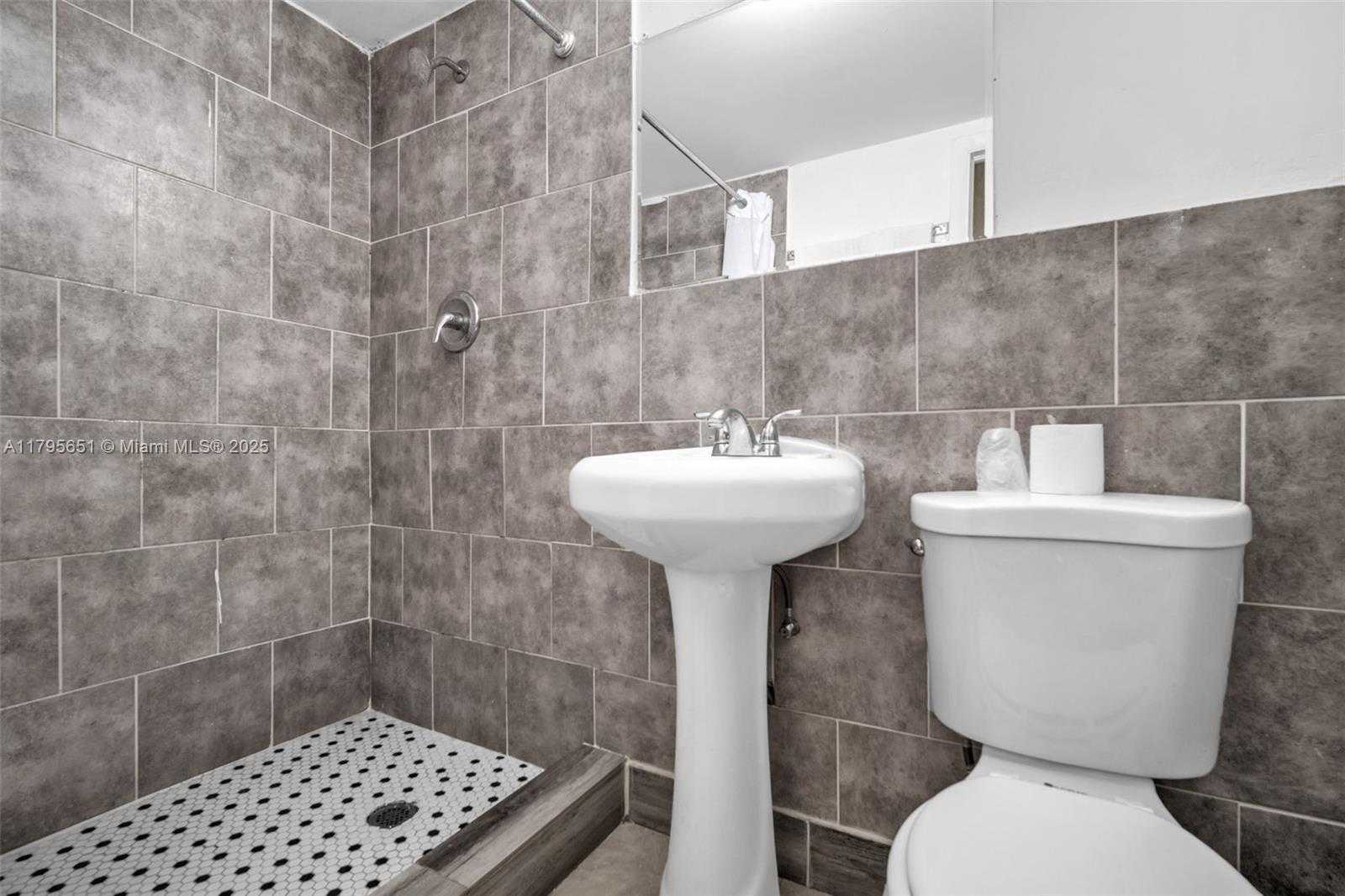 Small Image of 8 EAST 13TH ST, Hialeah Number 12