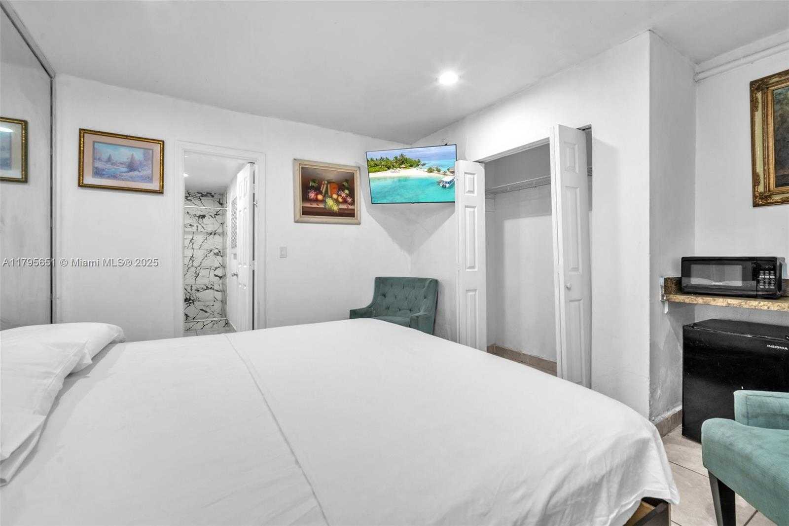 Small Image of 8 EAST 13TH ST, Hialeah Number 16