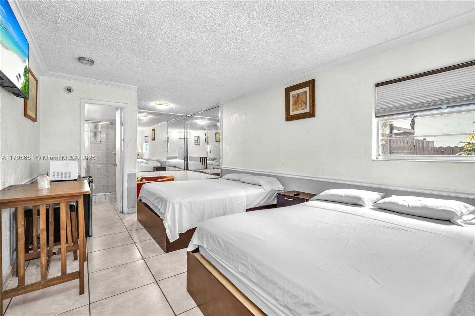 Small Image of 8 EAST 13TH ST, Hialeah Number 8