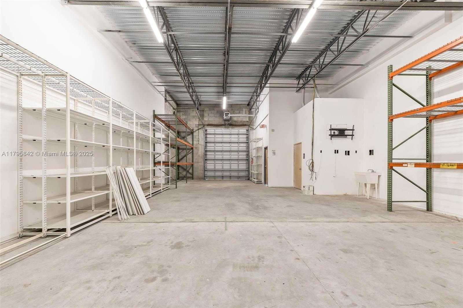 Small Image of 1480 NORTH EAST 131ST ST #103, North Miami Number 11