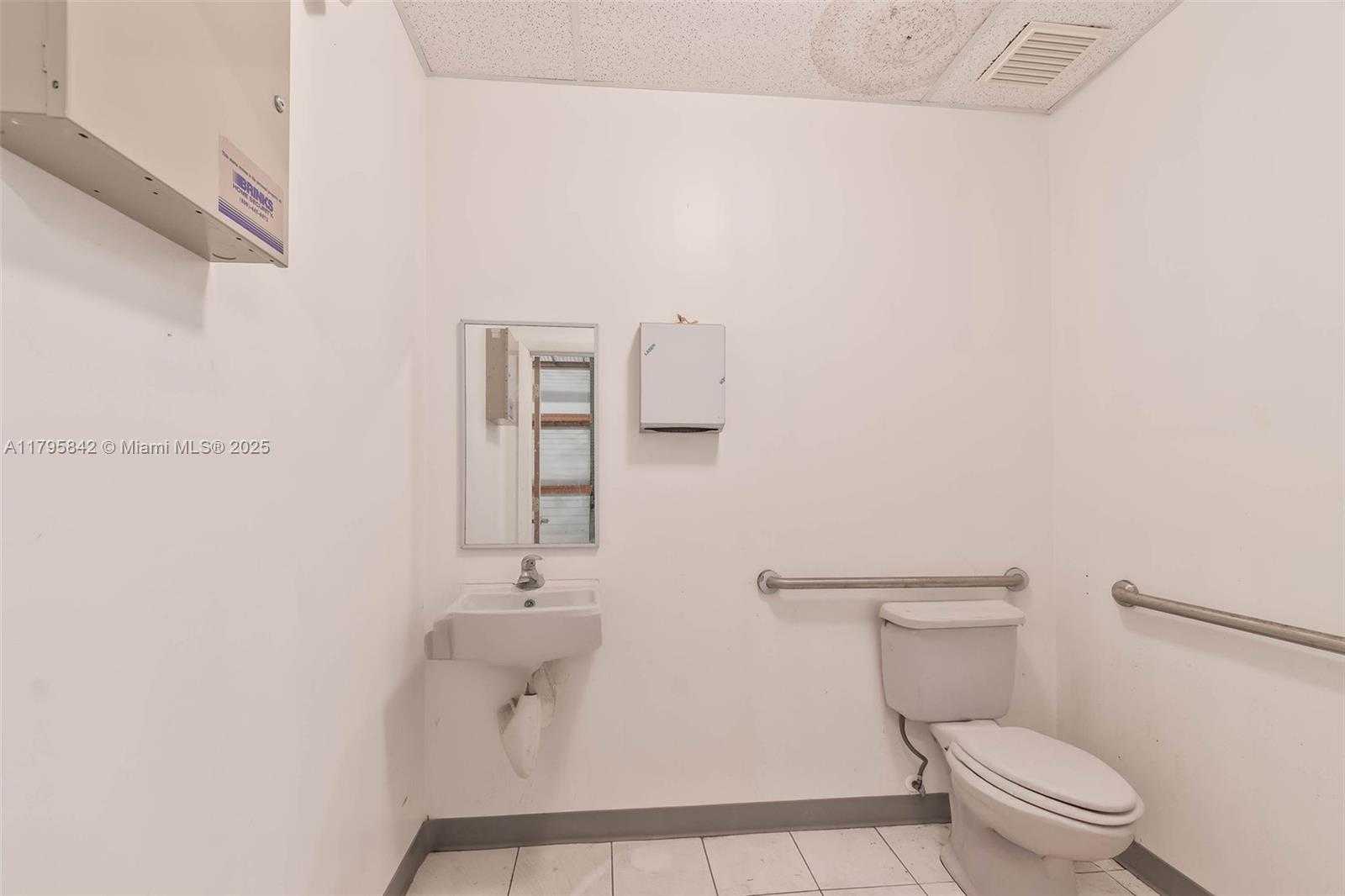 Small Image of 1480 NORTH EAST 131ST ST #103, North Miami Number 6