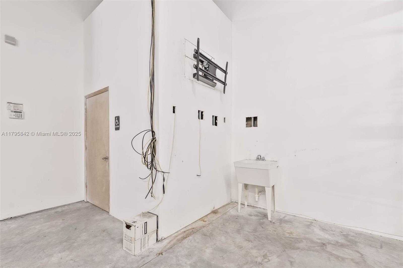 Small Image of 1480 NORTH EAST 131ST ST #103, North Miami Number 7