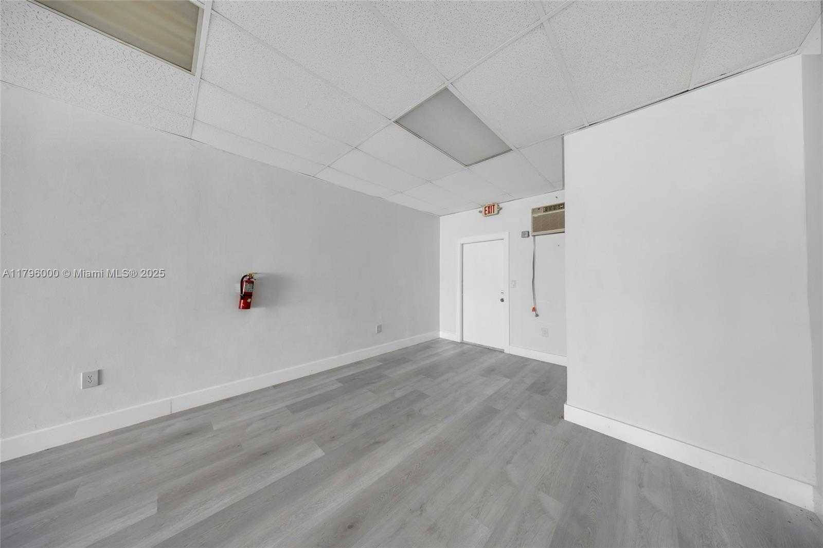 Small Image of 752 WEST FLAGLER ST, Miami Number 15