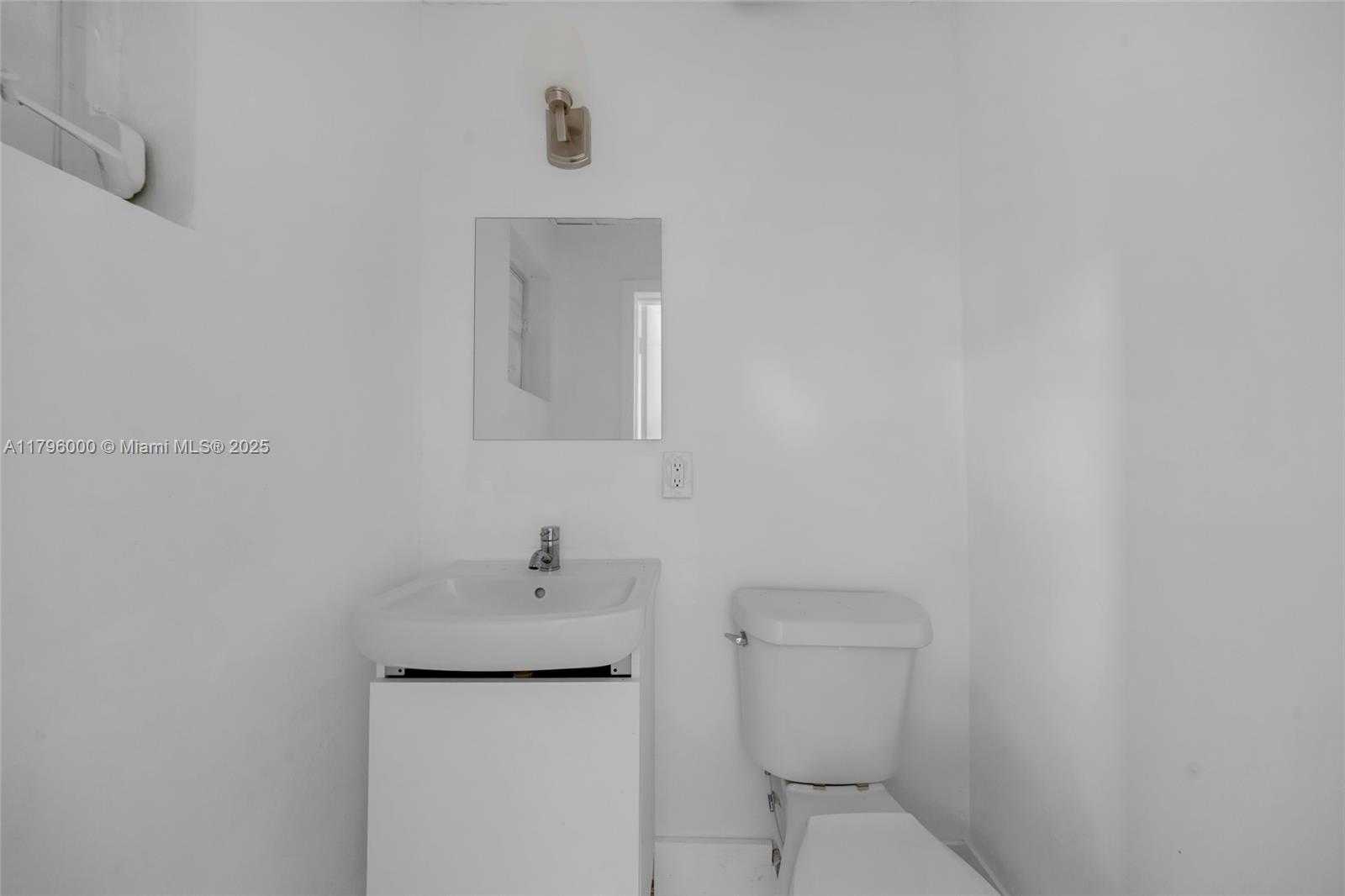 Small Image of 752 WEST FLAGLER ST, Miami Number 19