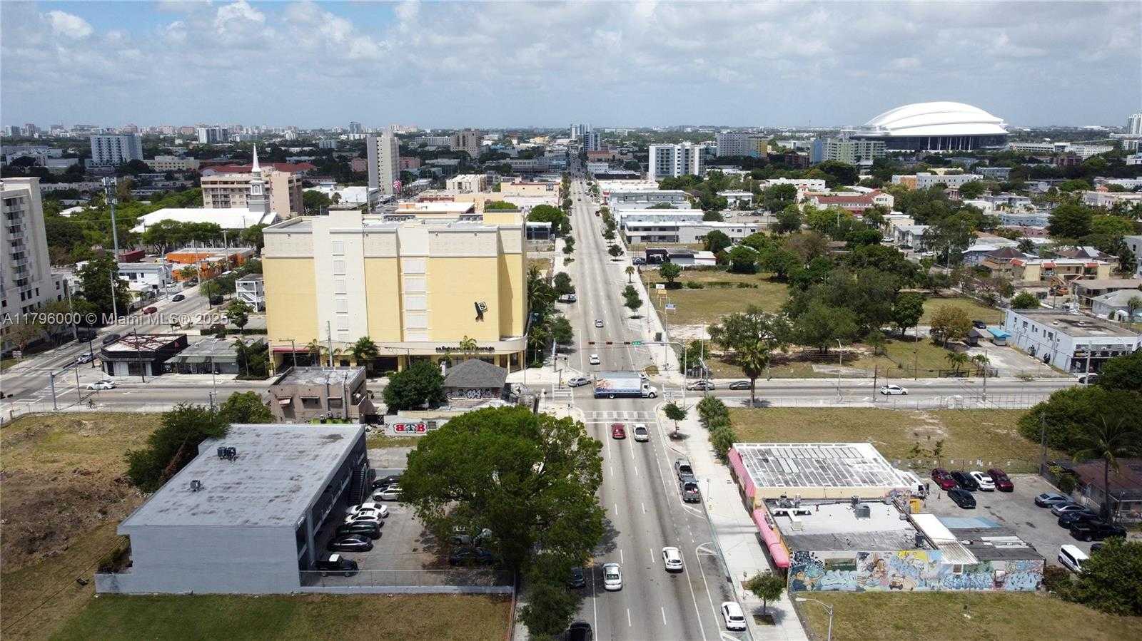 Small Image of 752 WEST FLAGLER ST, Miami Number 2