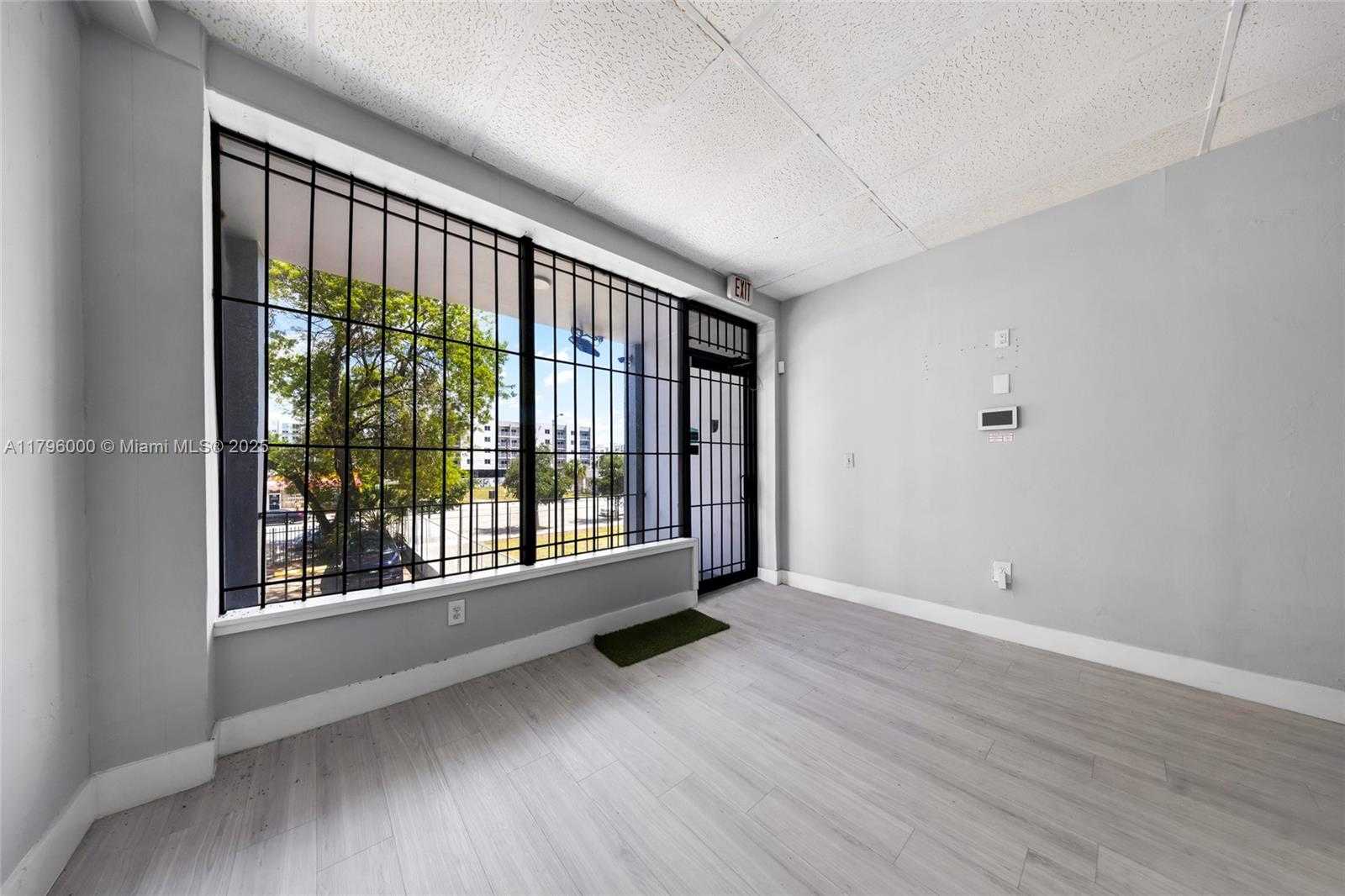 Small Image of 752 WEST FLAGLER ST, Miami Number 24