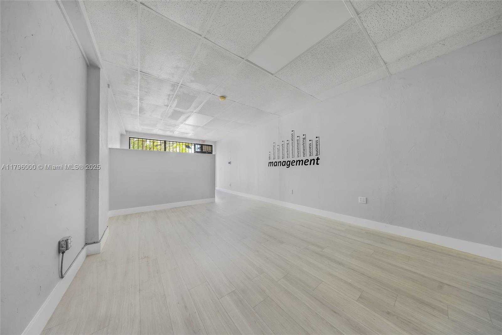 Small Image of 752 WEST FLAGLER ST, Miami Number 28