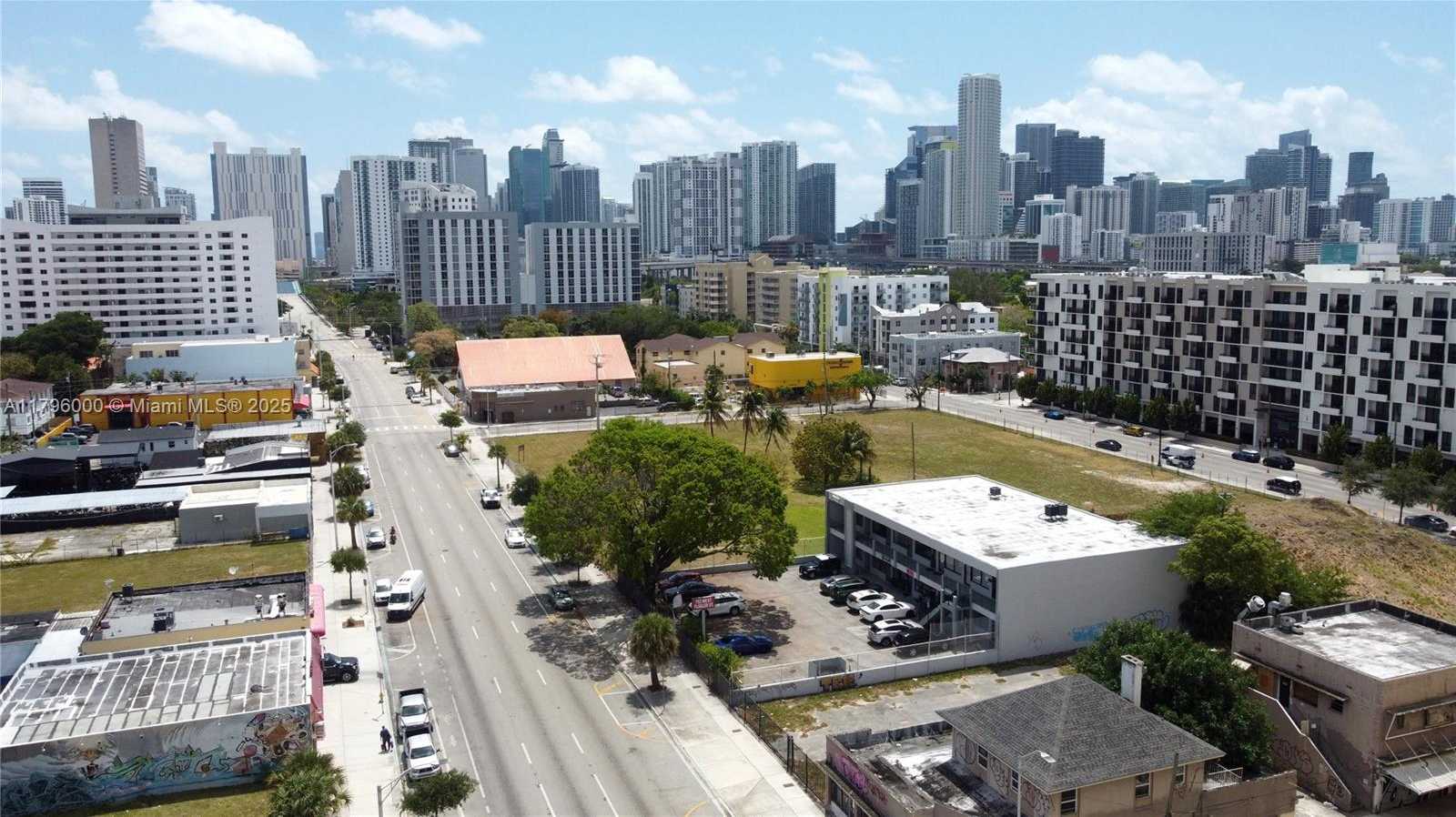 Small Image of 752 WEST FLAGLER ST, Miami Number 3