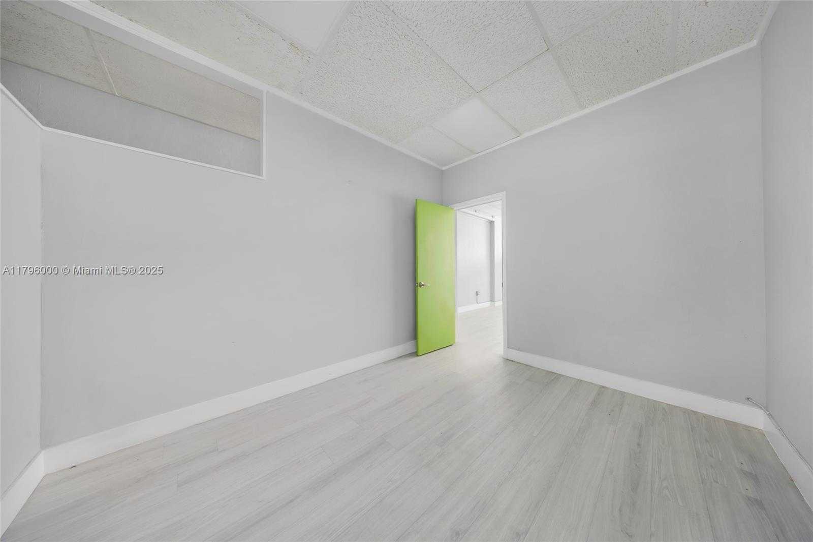 Small Image of 752 WEST FLAGLER ST, Miami Number 31