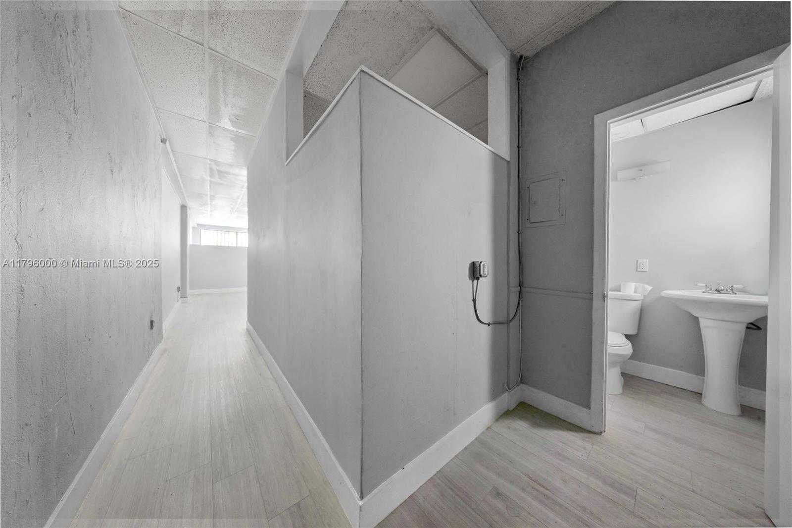 Small Image of 752 WEST FLAGLER ST, Miami Number 33