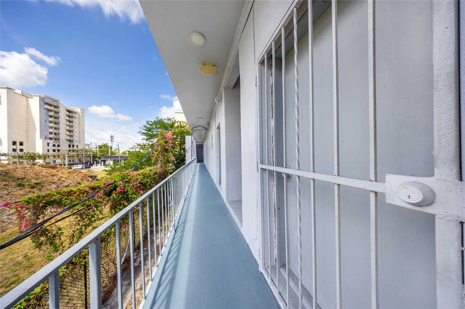 Small Image of 752 WEST FLAGLER ST, Miami Number 35