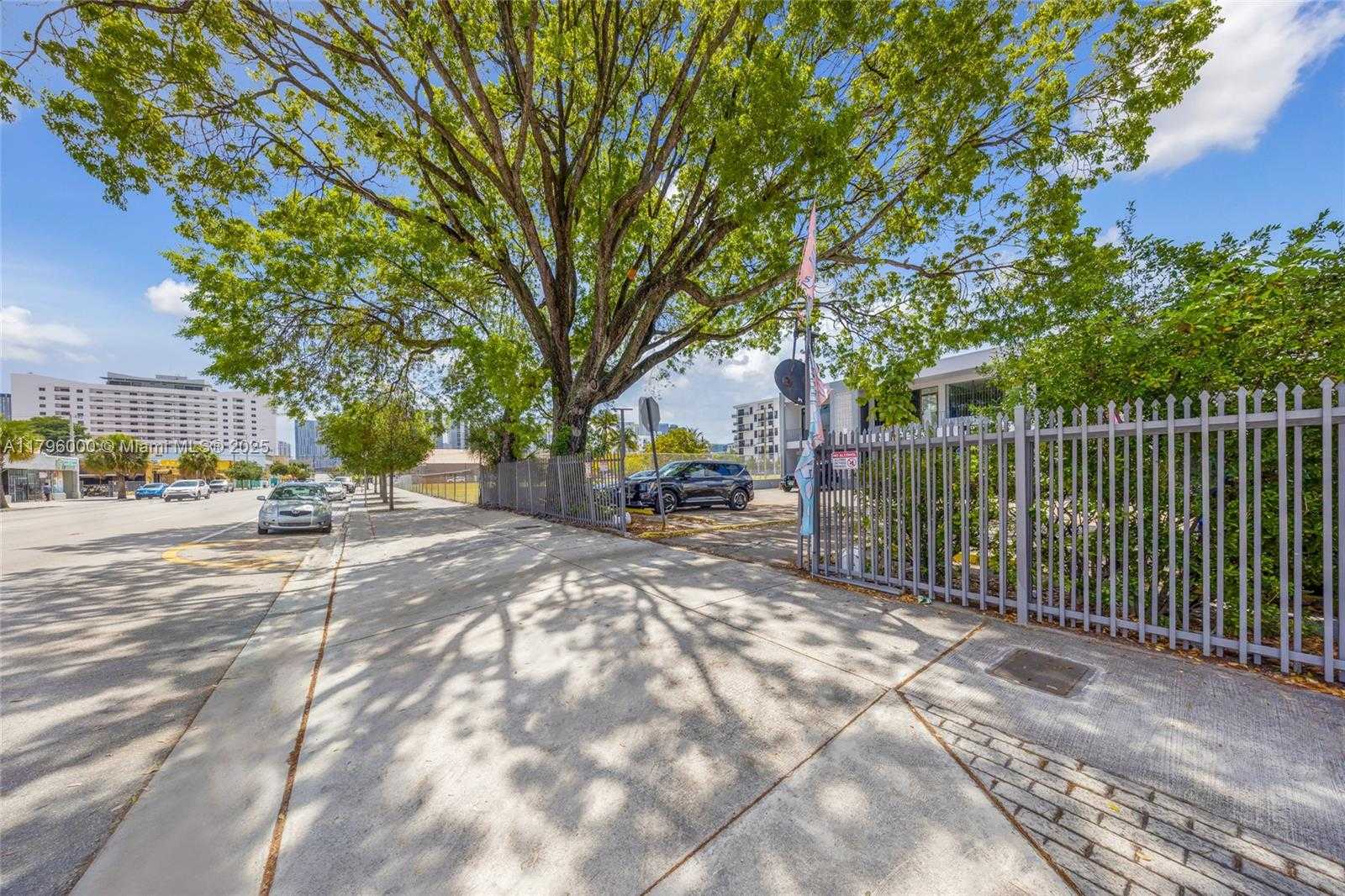 Small Image of 752 WEST FLAGLER ST, Miami Number 38