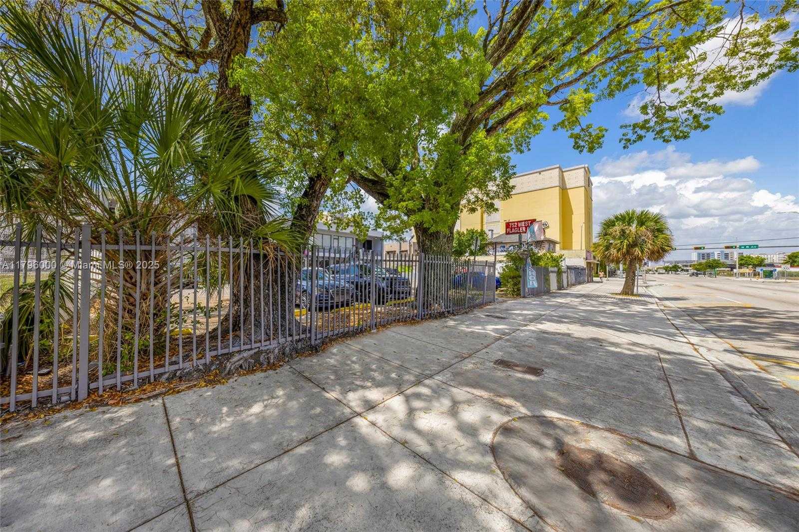Small Image of 752 WEST FLAGLER ST, Miami Number 39