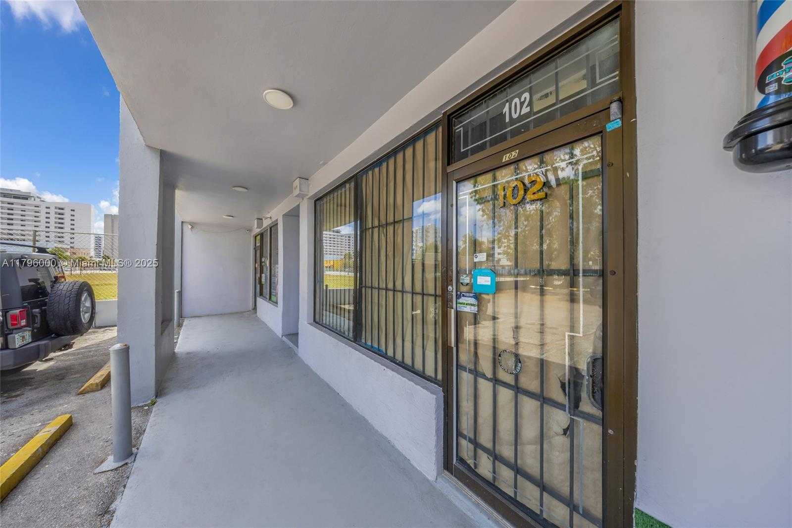 Small Image of 752 WEST FLAGLER ST, Miami Number 7