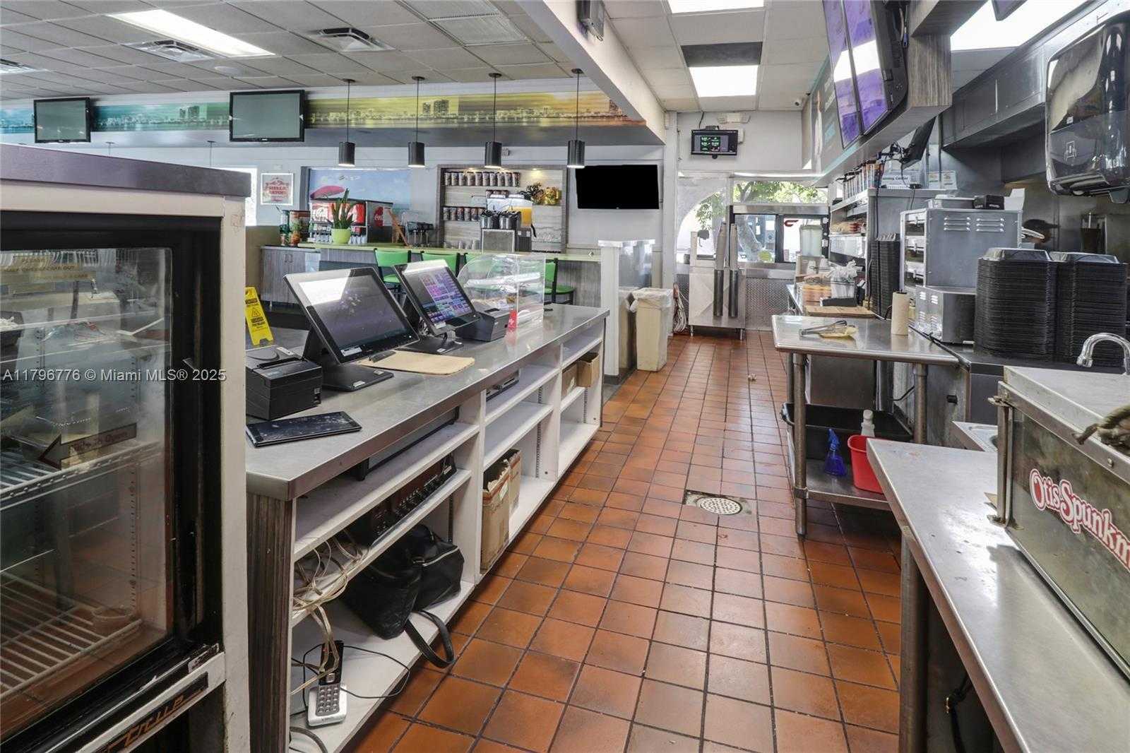 Small Image of 750 WEST SAMPLE RD, Pompano Beach Number 22