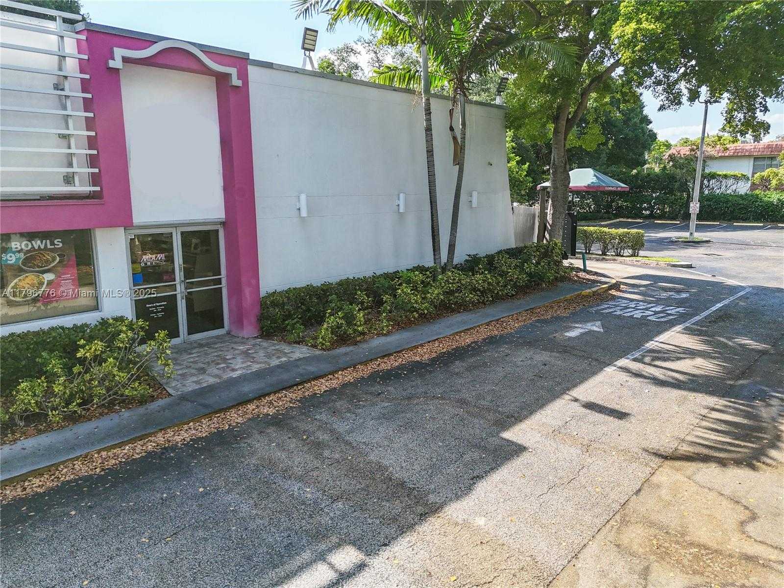 Small Image of 750 WEST SAMPLE RD, Pompano Beach Number 27