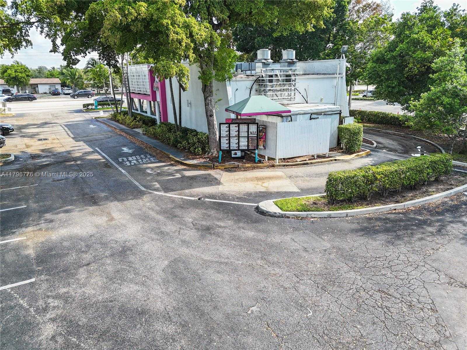 Small Image of 750 WEST SAMPLE RD, Pompano Beach Number 28