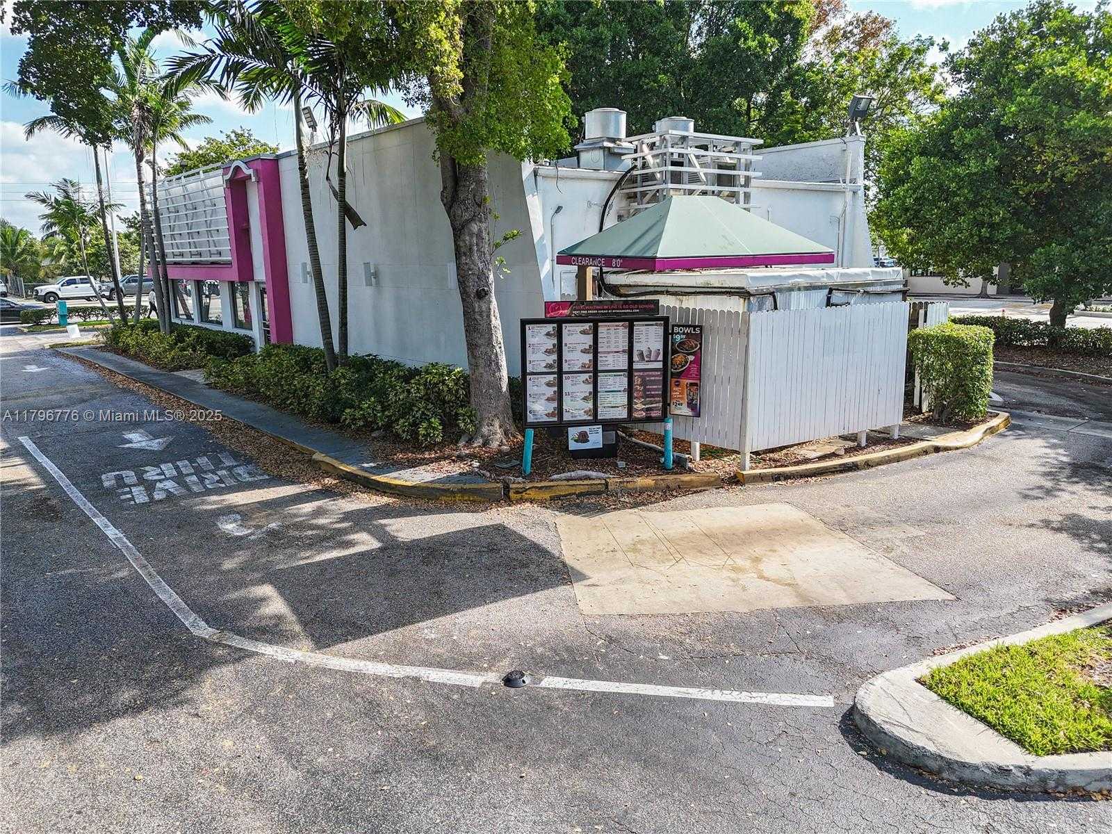 Small Image of 750 WEST SAMPLE RD, Pompano Beach Number 29