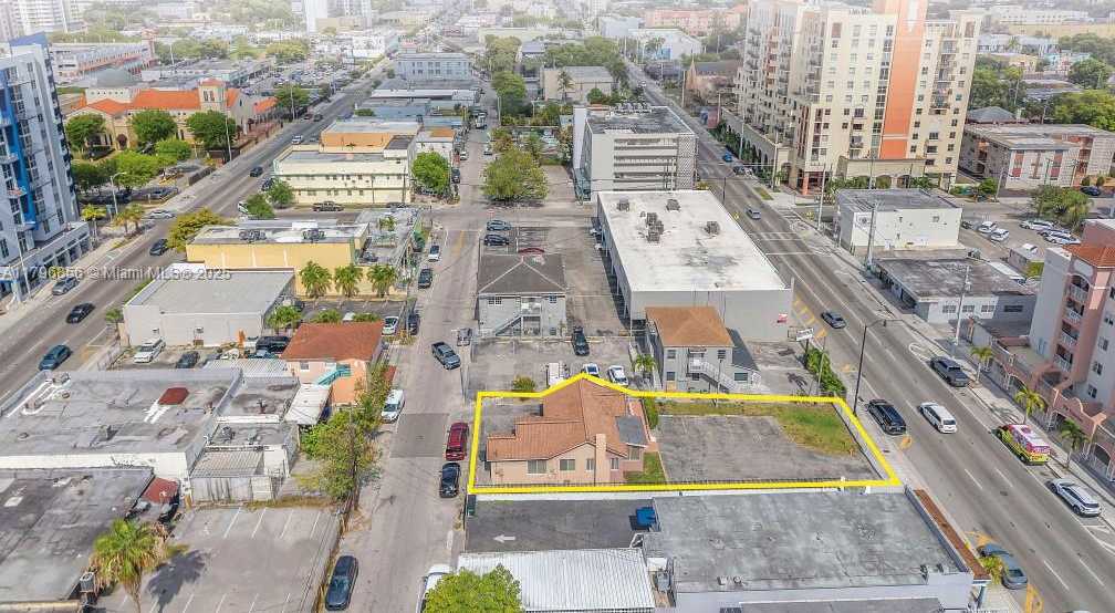 Small Image of 1437 SOUTH WEST 1ST ST, Miami Number 18