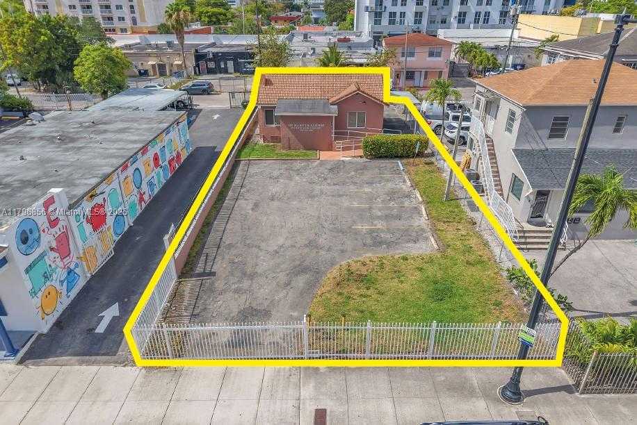 Small Image of 1437 SOUTH WEST 1ST ST, Miami Number 2