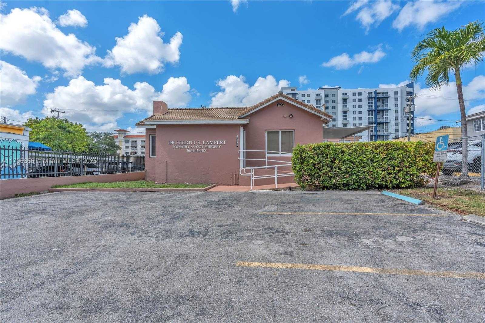 Small Image of 1437 SOUTH WEST 1ST ST, Miami Number 5