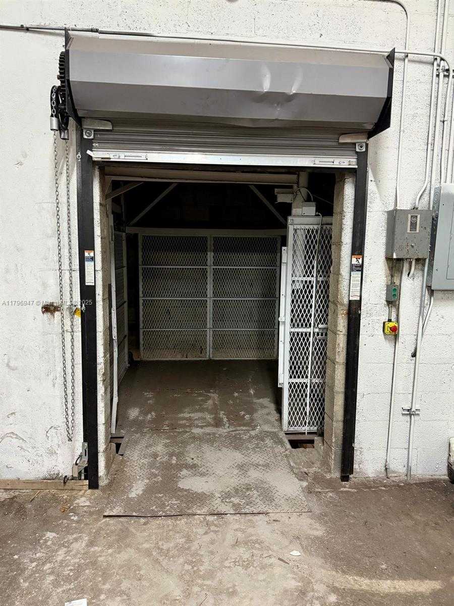 Small Image of 6236 MIRAMAR PW, Miramar Number 14