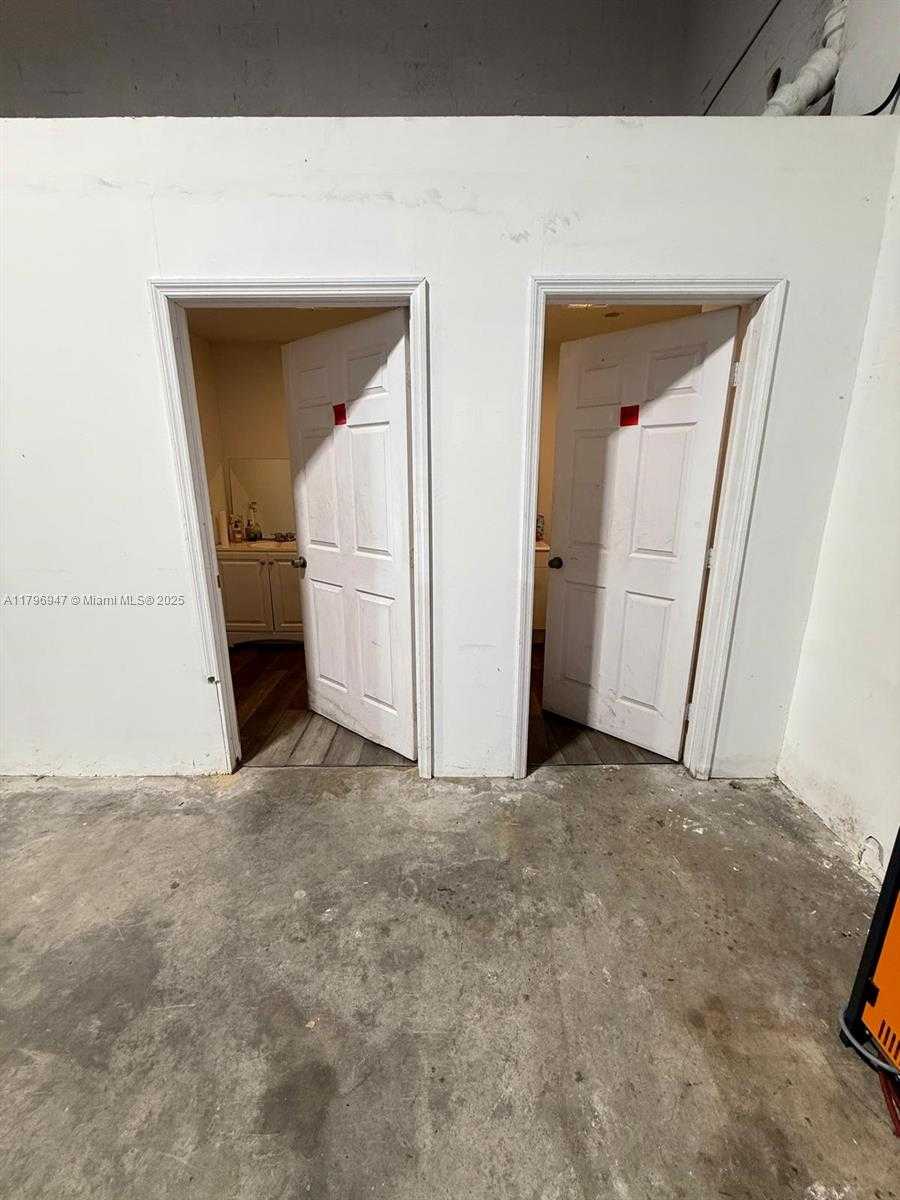 Small Image of 6236 MIRAMAR PW, Miramar Number 17