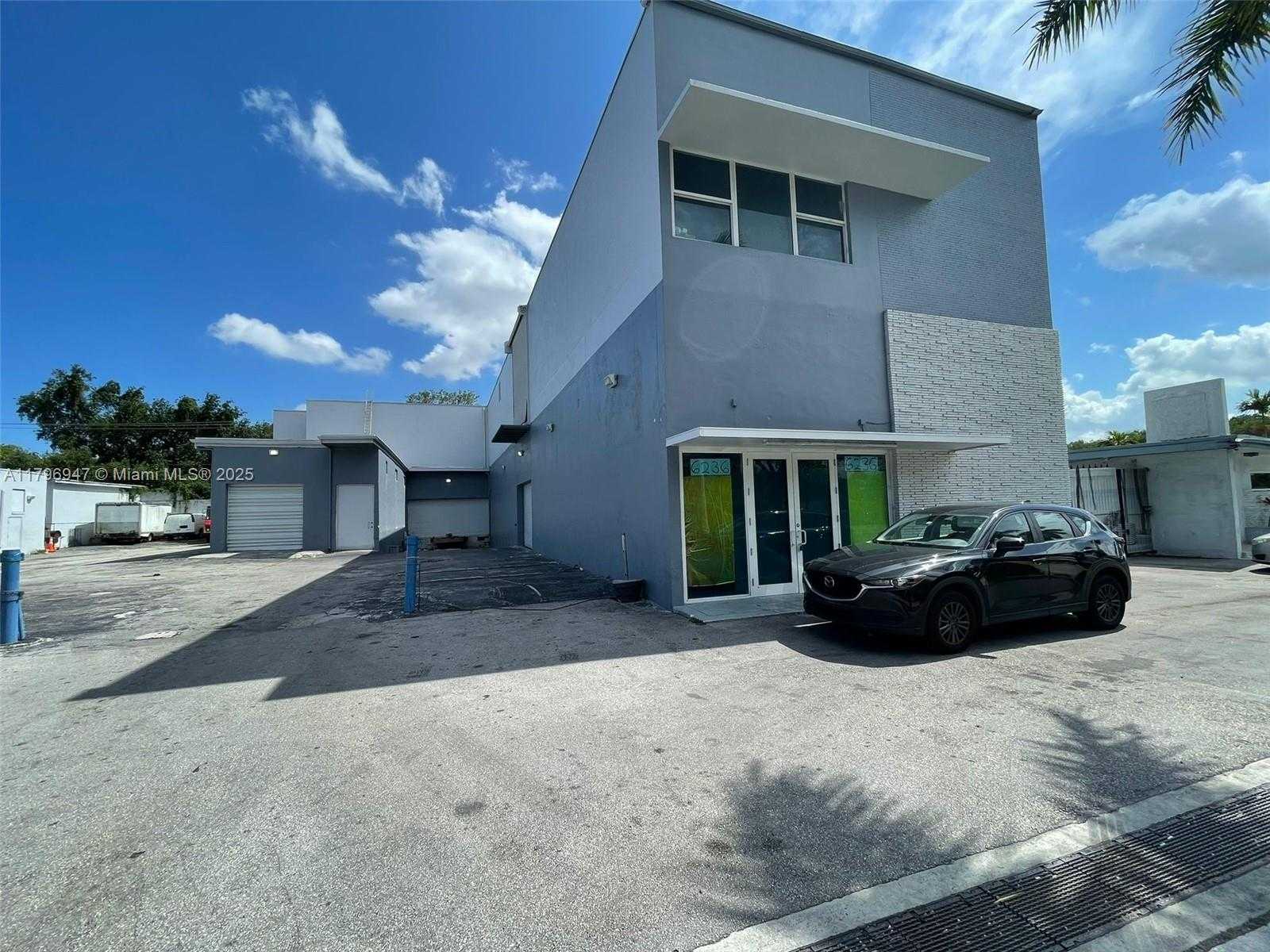 Small Image of 6236 MIRAMAR PW, Miramar Number 3