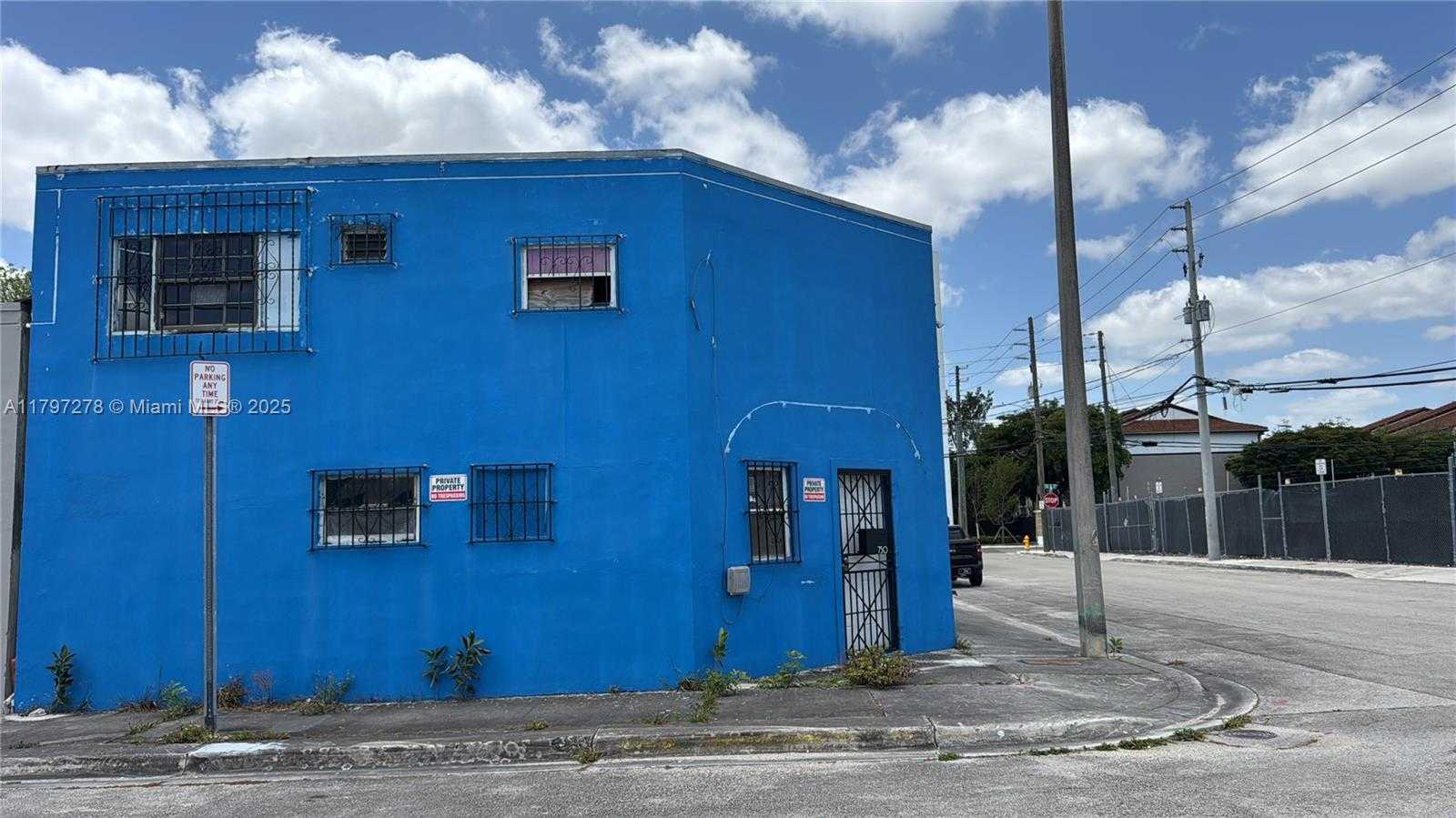 Small Image of 748 NORTH WEST 24TH ST, Miami Number 3