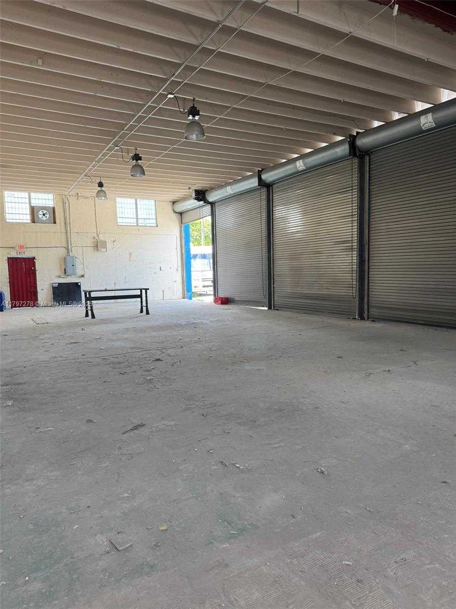 Small Image of 748 NORTH WEST 24TH ST, Miami Number 9