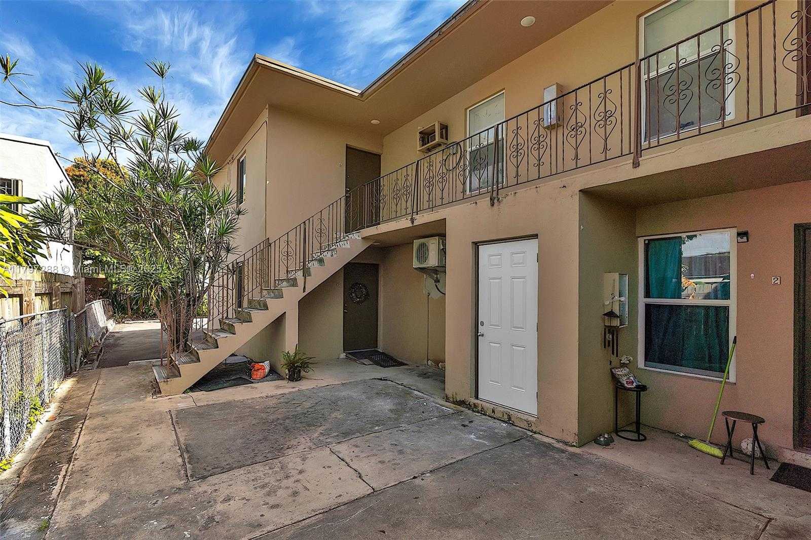 Small Image of 1361 SOUTH WEST 4TH ST, Miami Number 15
