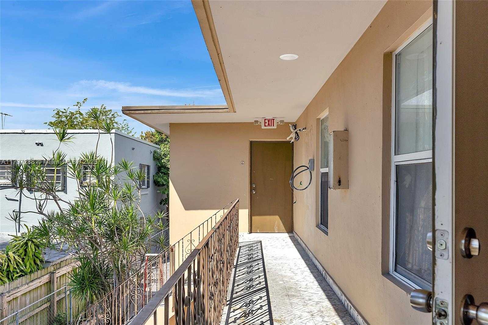 Small Image of 1361 SOUTH WEST 4TH ST, Miami Number 16