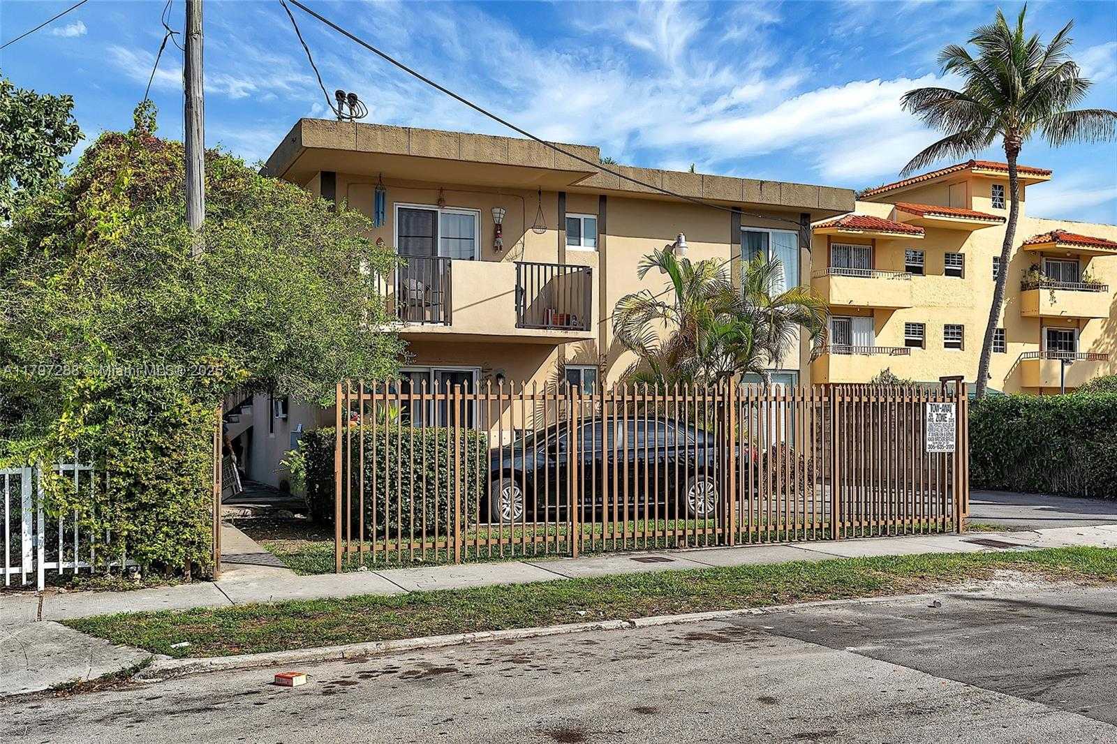 Small Image of 1361 SOUTH WEST 4TH ST, Miami Number 18