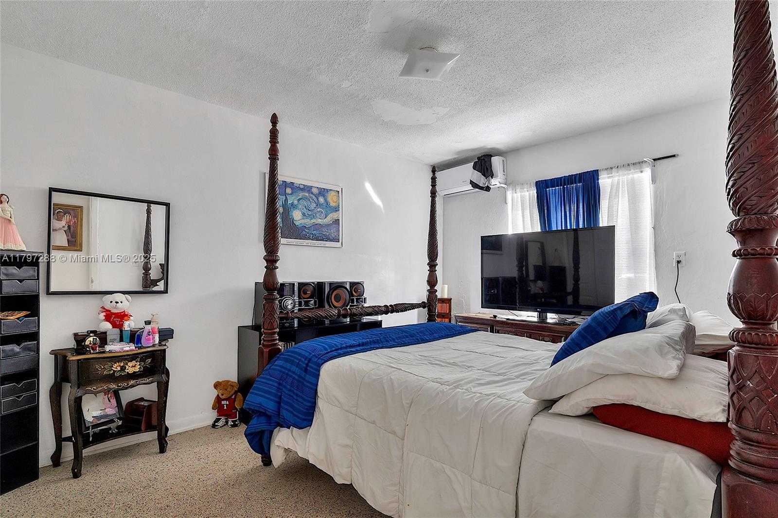 Small Image of 1361 SOUTH WEST 4TH ST, Miami Number 9