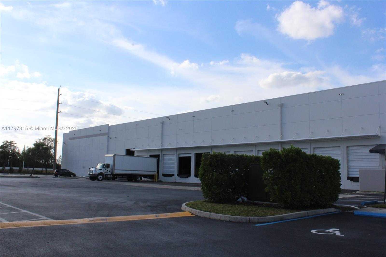 Small Image of 3450 NORTH WEST 115TH AVE, Doral Number 2