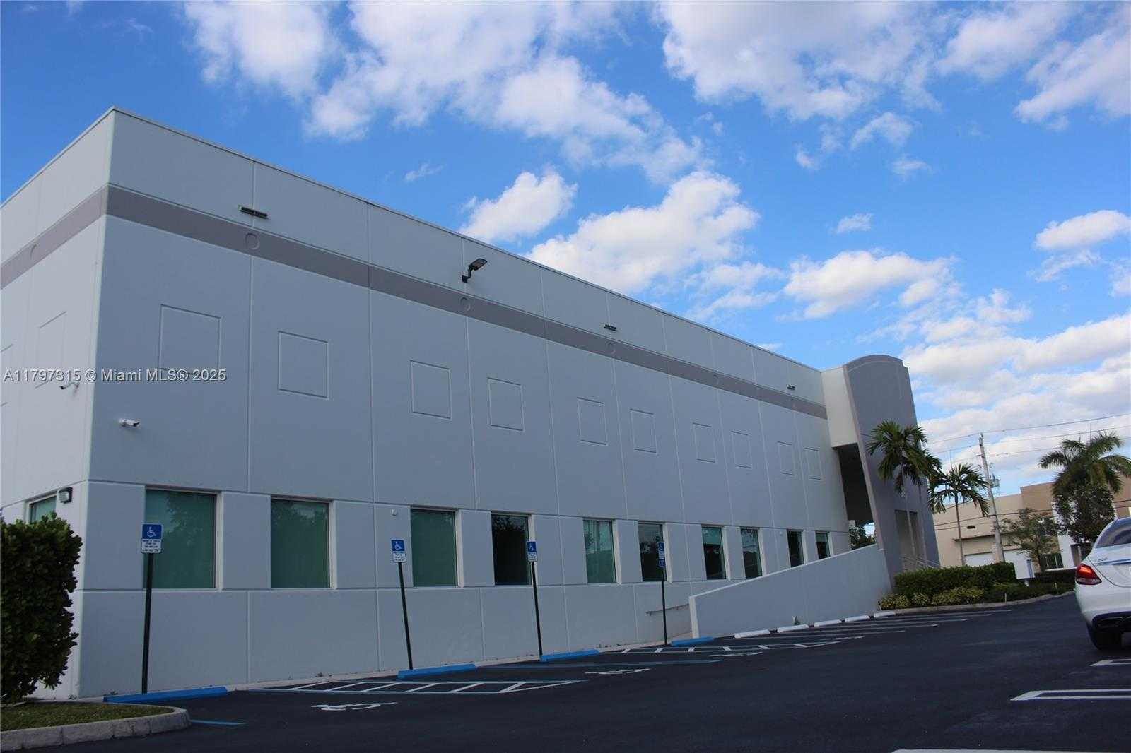 Small Image of 3450 NORTH WEST 115TH AVE, Doral Number 3