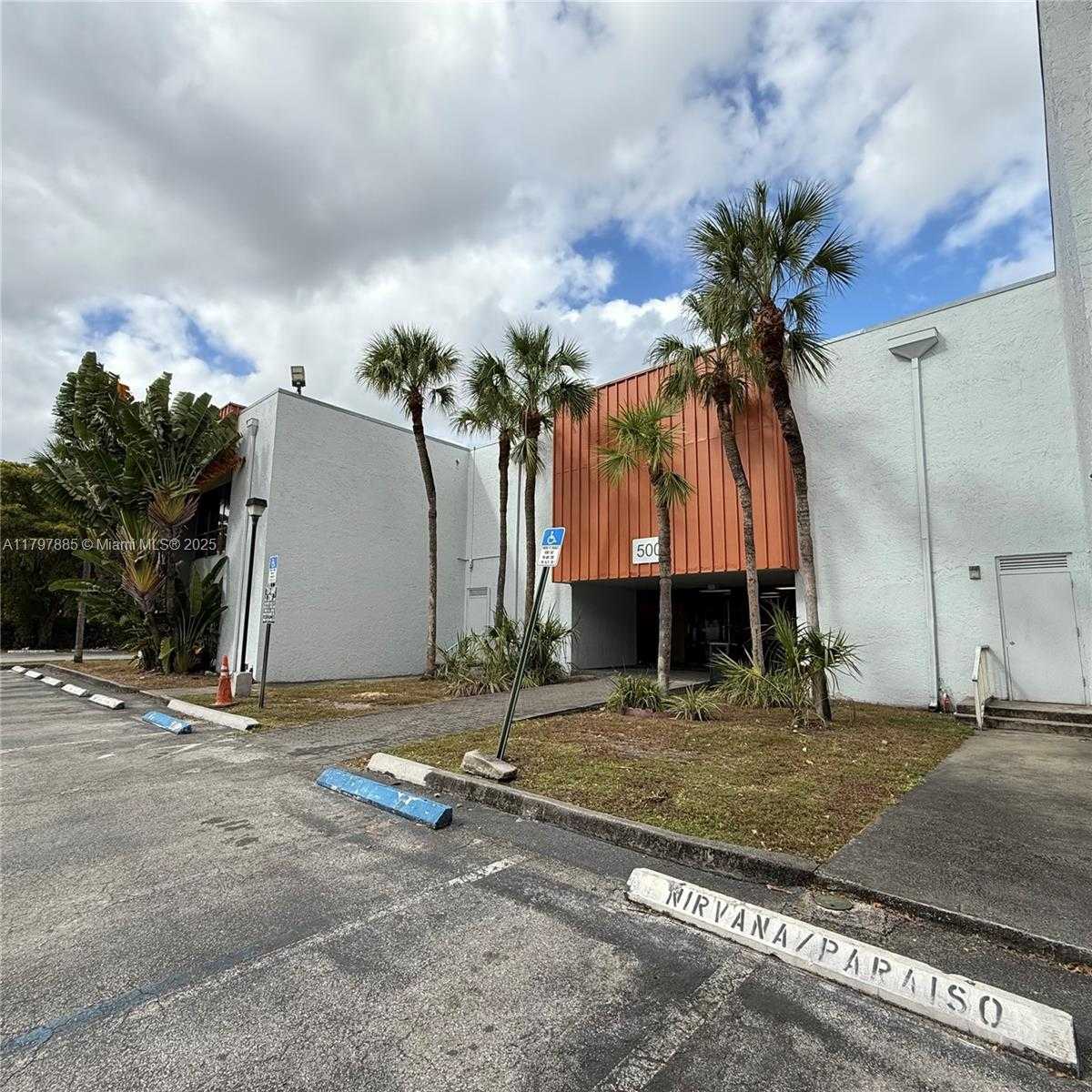 Small Image of 500 NORTH WEST 165TH ST RD #101, Miami Number 2