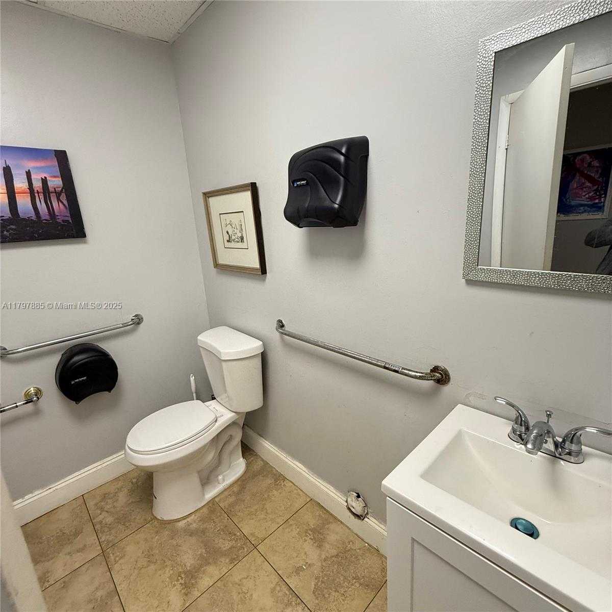 Small Image of 500 NORTH WEST 165TH ST RD #101, Miami Number 22