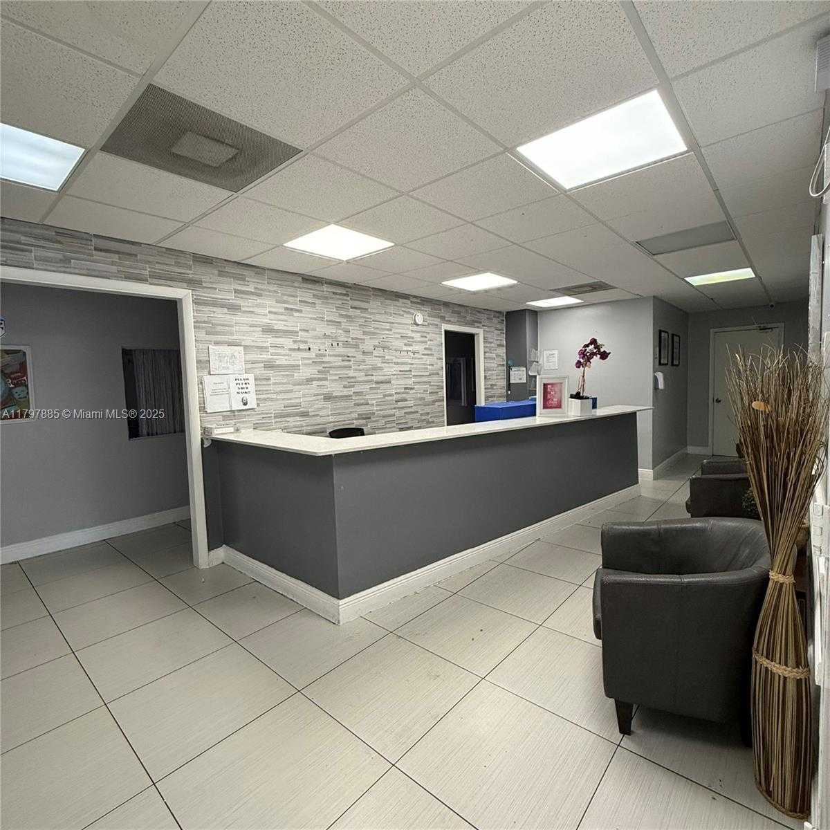 Small Image of 500 NORTH WEST 165TH ST RD #101, Miami Number 3