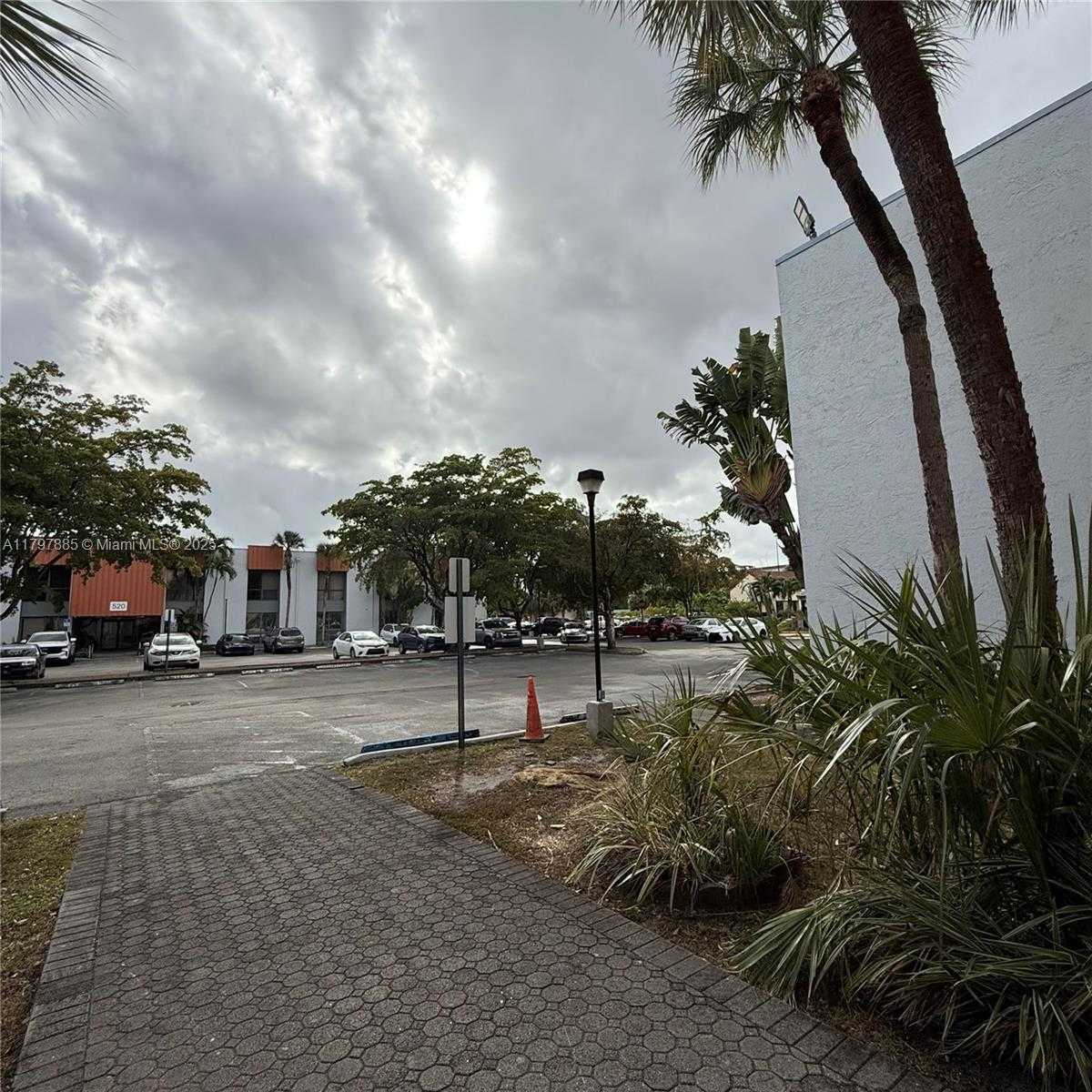 Small Image of 500 NORTH WEST 165TH ST RD #101, Miami Number 5