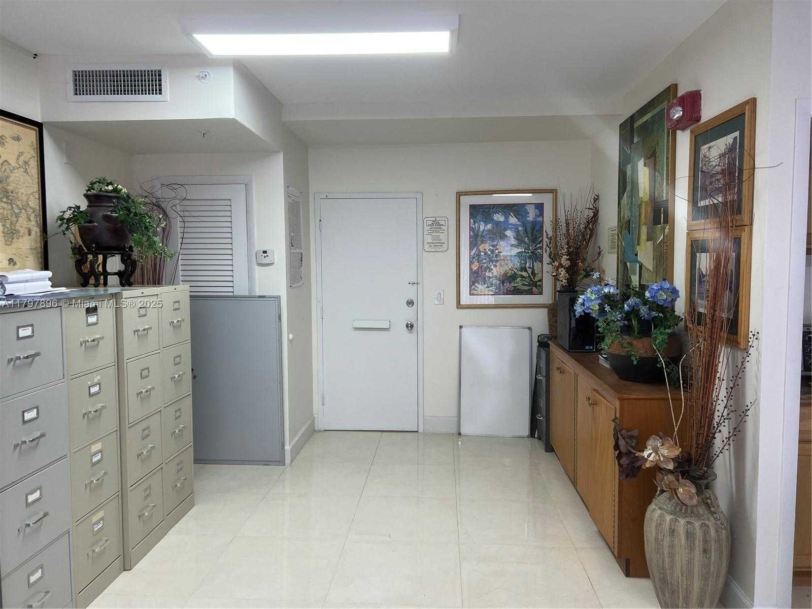 Small Image of 1720 HARRISON ST #8B1, Hollywood Number 4