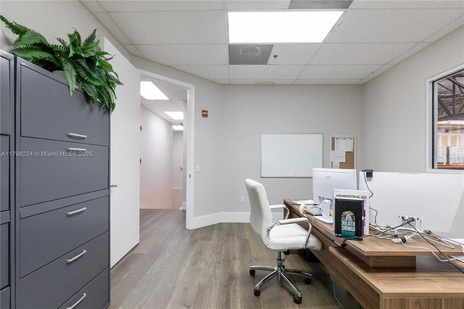 Small Image of 1200 SOUTH ROGERS CIR #9, Boca Raton Number 19
